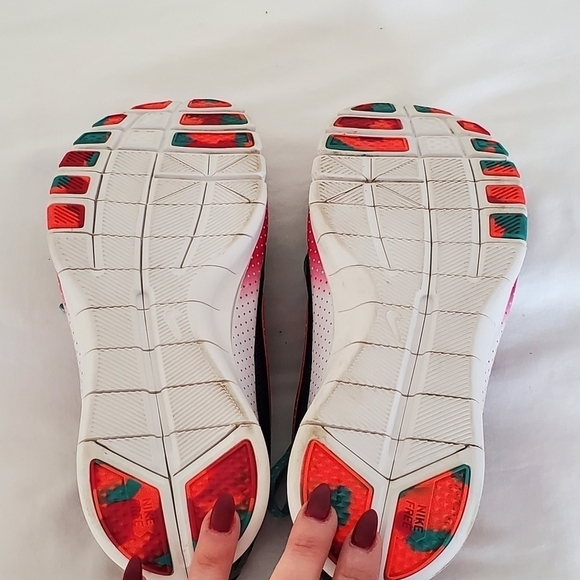 Nike Free 3.0 Running Shoes - Picture 9 of 13